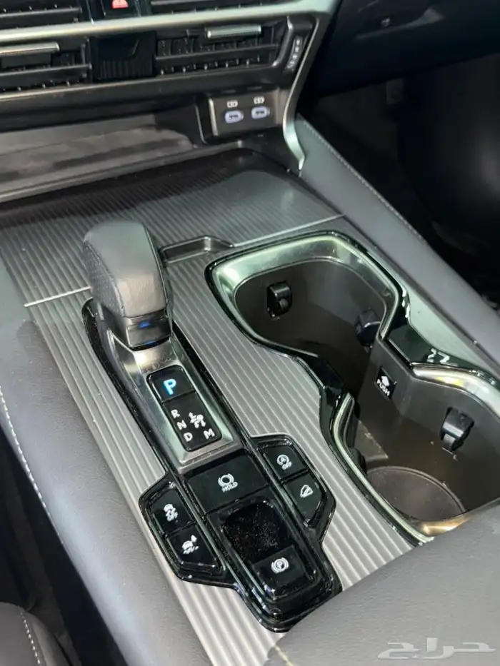 لكزس RX 350 F Sport موديل 2023 ( بحالة الوكالة ) 24