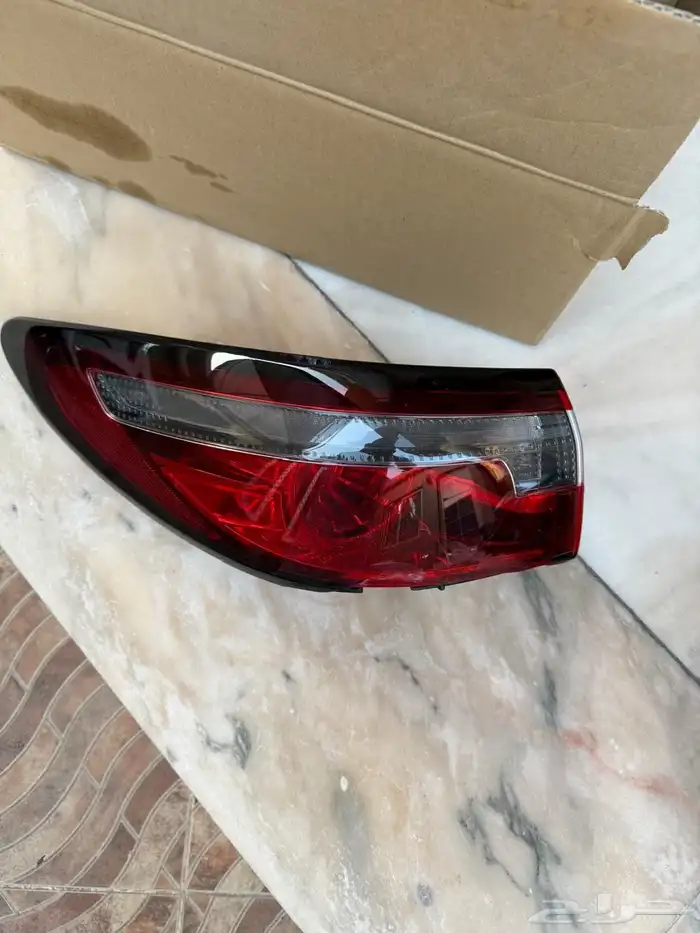 إسطبات سيارة مازدا 2021 1