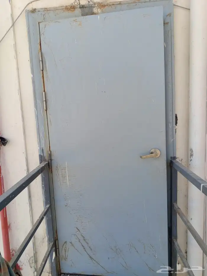 سلم طوارئ وأدوات سلامه ومكيفات متنوعه 4