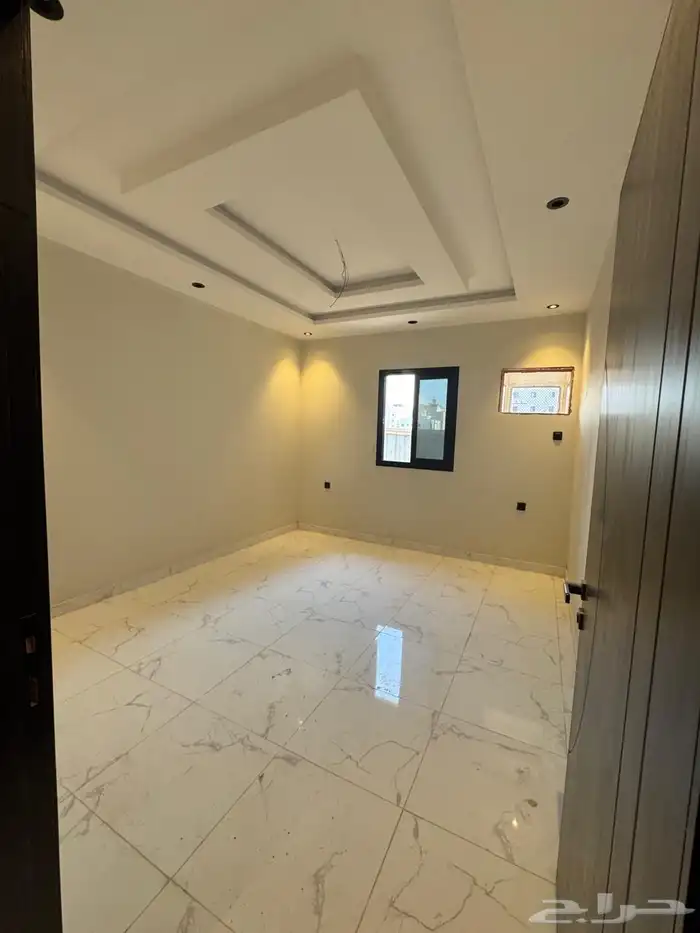 شقة للإيجار جديدة ثلاث غرف حي الريان 3