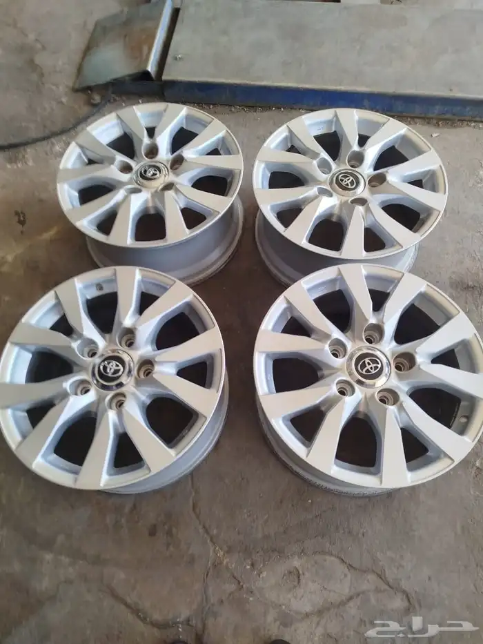 جنوط جيب لاند كروزر مقاس 18 اصلي 1