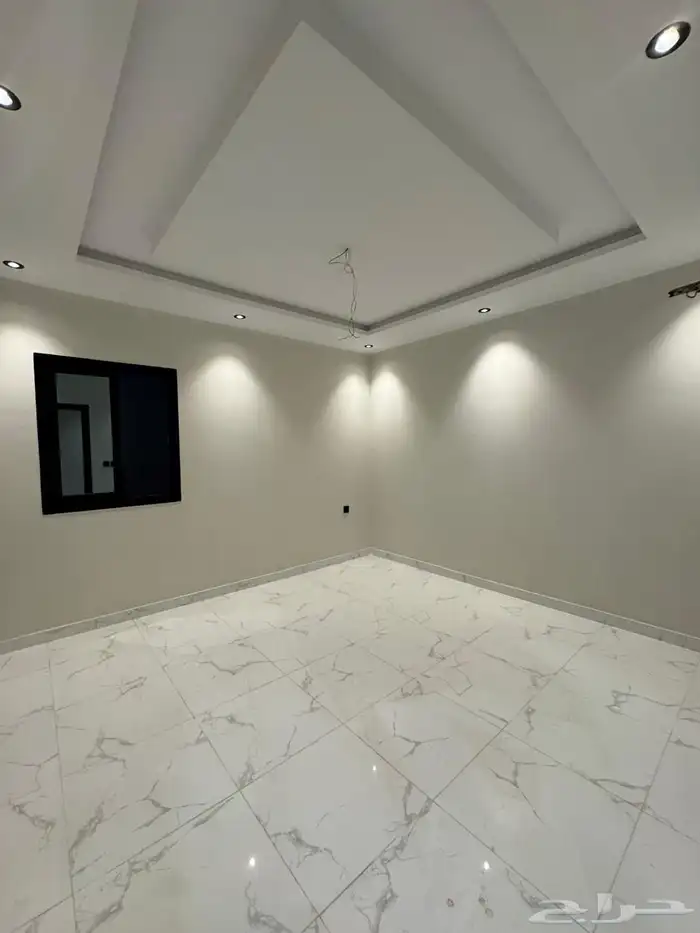 شقة للإيجار جديدة ثلاث غرف حي الريان 1