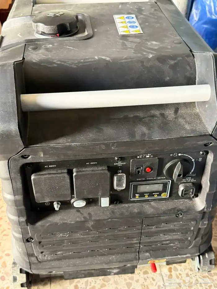 مولد كهربائي كاتم بنزين استعمال اقل من ثلاث ساعات شبه جديد 3