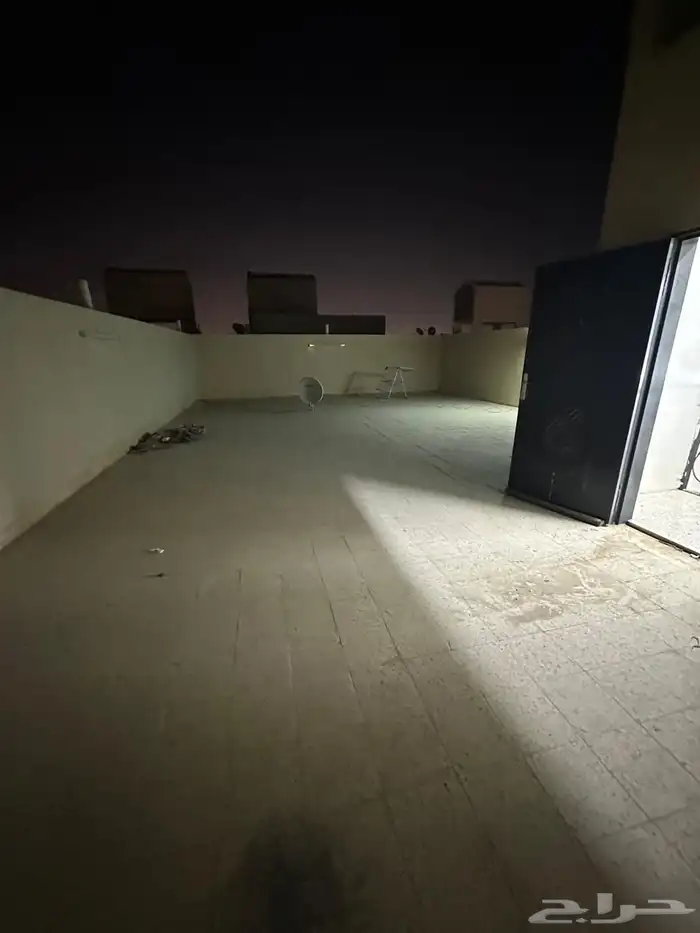 شقه لإيجار في حي طويق 5