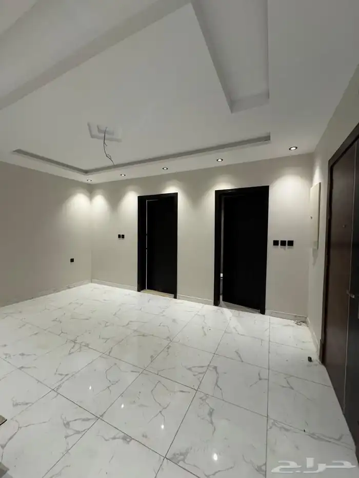 شقة للإيجار جديدة ثلاث غرف حي الريان 6