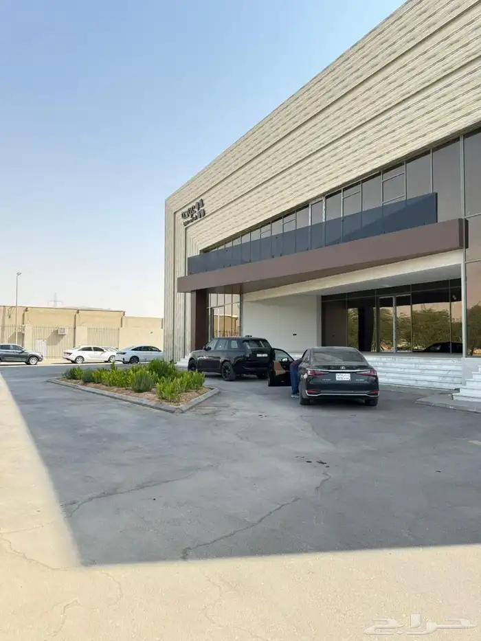 مكاتب إدارية للإيجار السنوي تبداء من 20 000 16