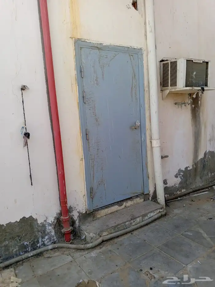 سلم طوارئ وأدوات سلامه ومكيفات متنوعه 2