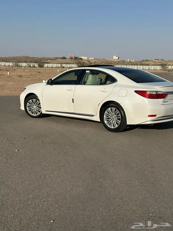 لكزس ES 13 للبيع او البدل بتورس او افالون 3