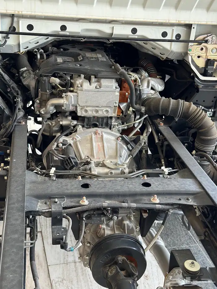 ايسوزو دينا 4 طن شاصيه قصير 4.35م -موديل 2025 4