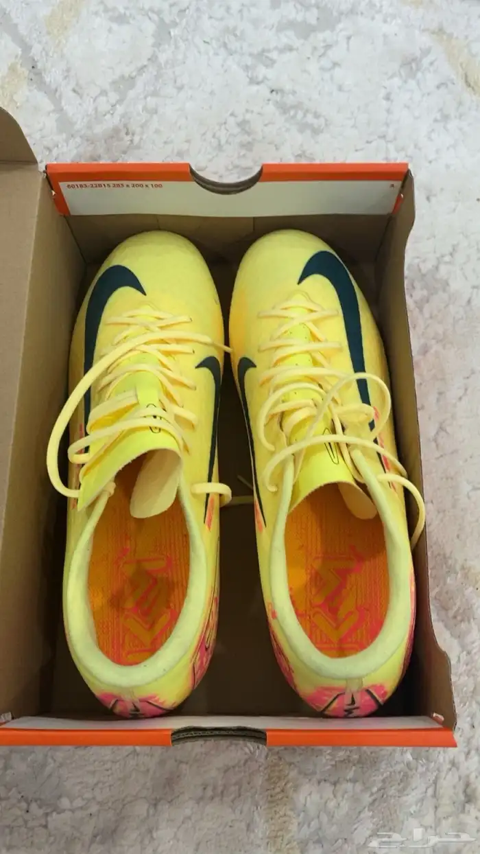 شوزات كورة استخدام مرة وحد 1