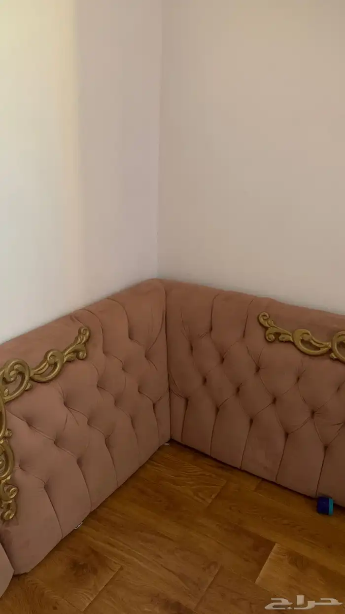 مساند للبيع وارجوحة طفل لعدم الحاجه 1