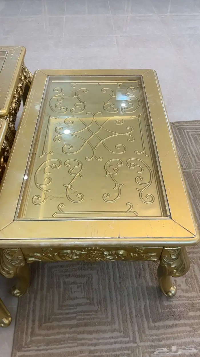 طاولات للبيع 1