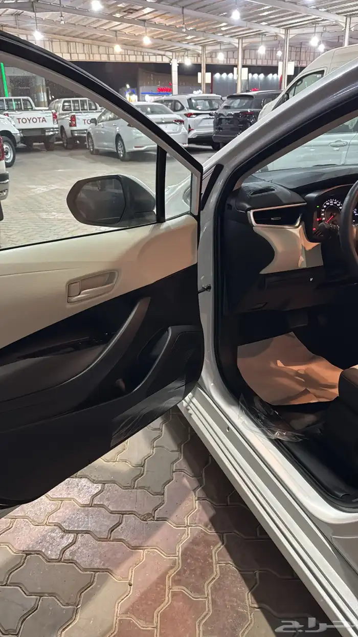 تويوتا كورلا XLI ستاندر بنزين 2025 6