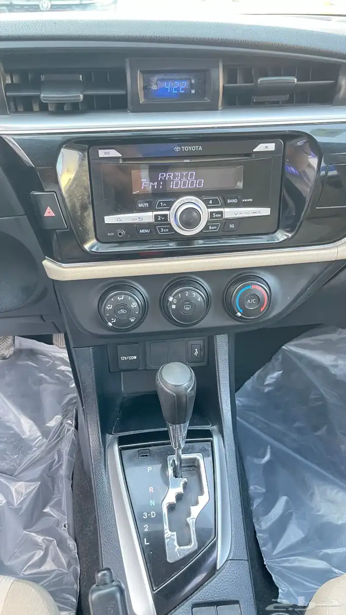 تويوتا كورولا 2015 بحاله ممتازه مالك اول من الوكالة 9