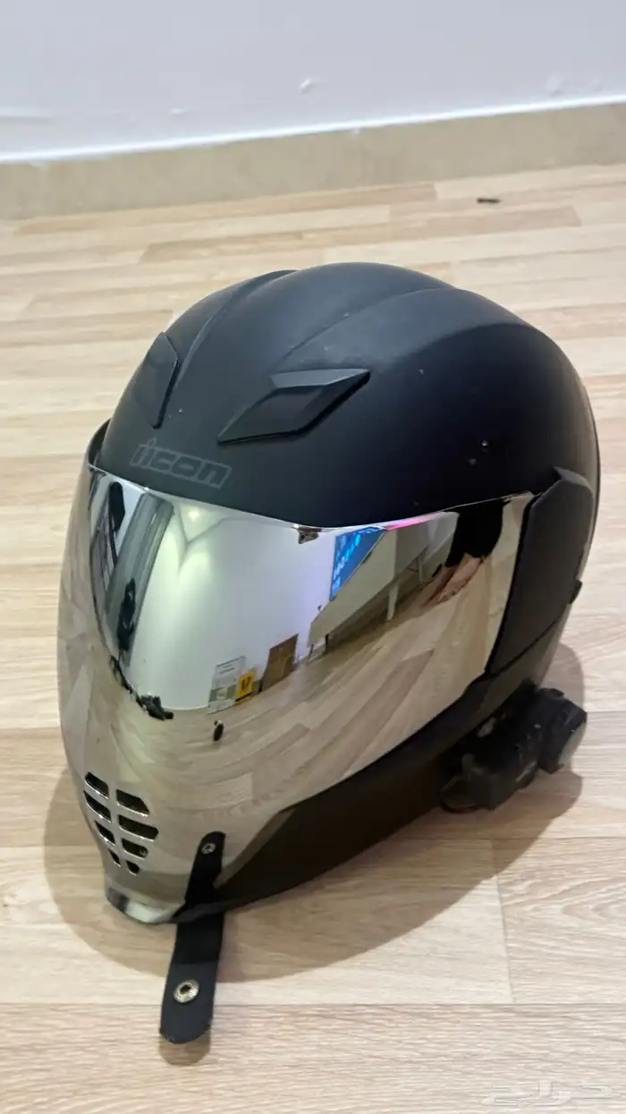 خوذة ايكون اسود مطفي 0