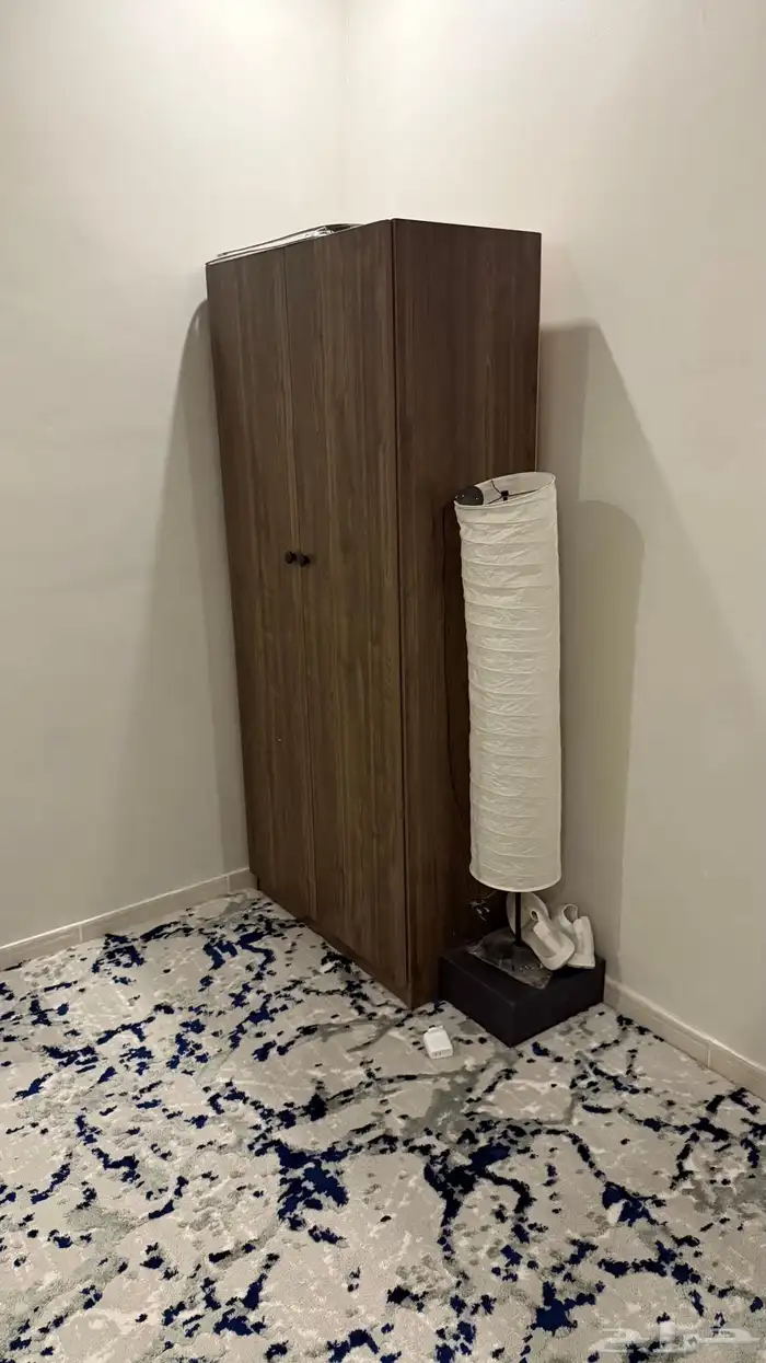 اثاث منزلي للبيع طقم كنب - سرير نوم - دولاب ملابس - طاولات 2