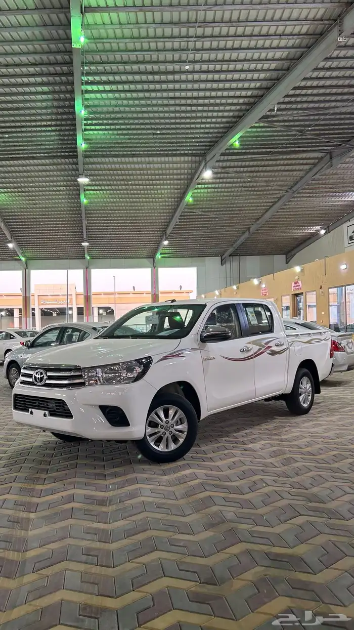 هايلوكس أتوماتيك بنزين فل كامل بدون دبل 2025 بأقل سعر 4