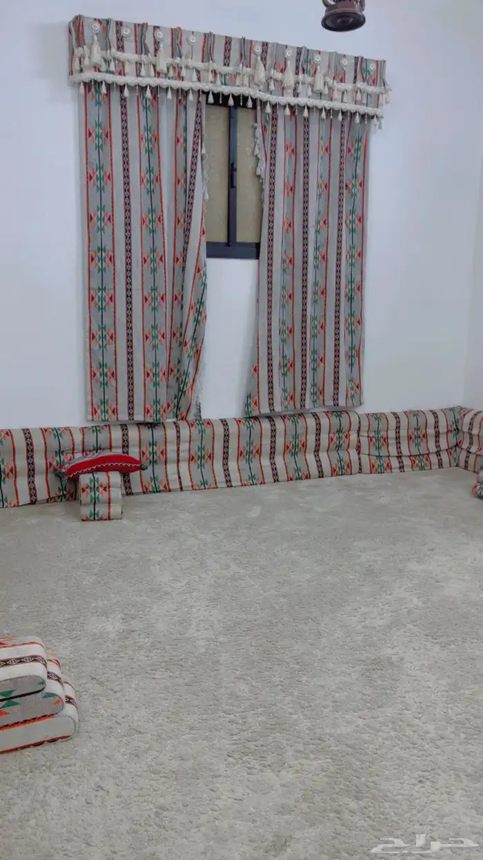 مساند مع ستارتين للبيع 0