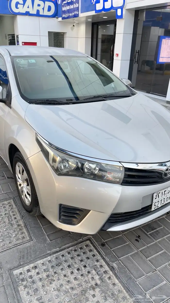 تويوتا كورولا 2015 بحاله ممتازه مالك اول من الوكالة 1