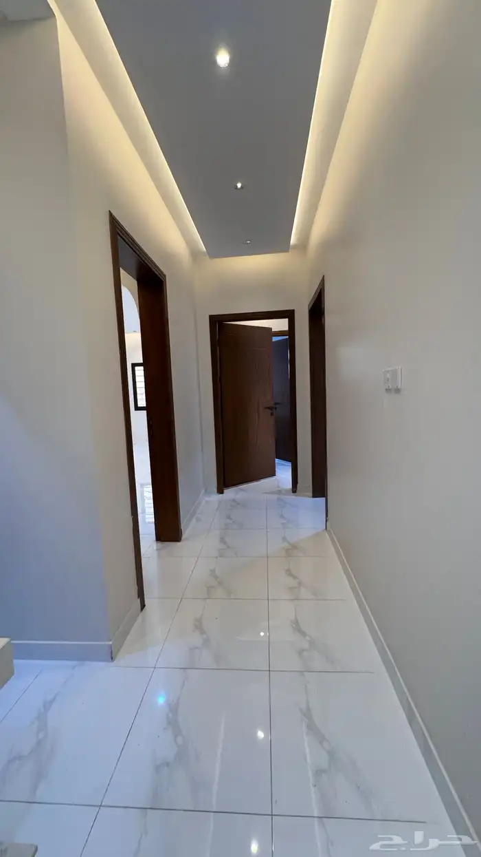 للبيع دور ارضى 6 غرف مع حوش وبايكه من 550 الف بالخميس 10