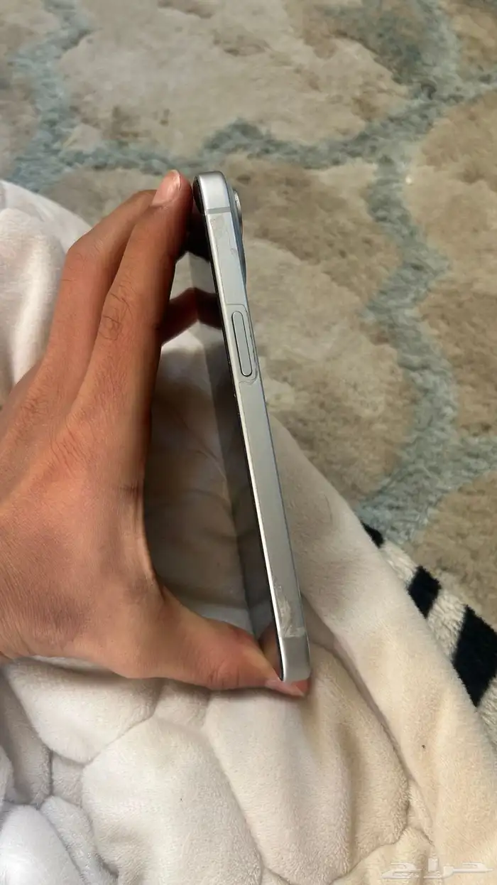 ايفون 15 العادي 1