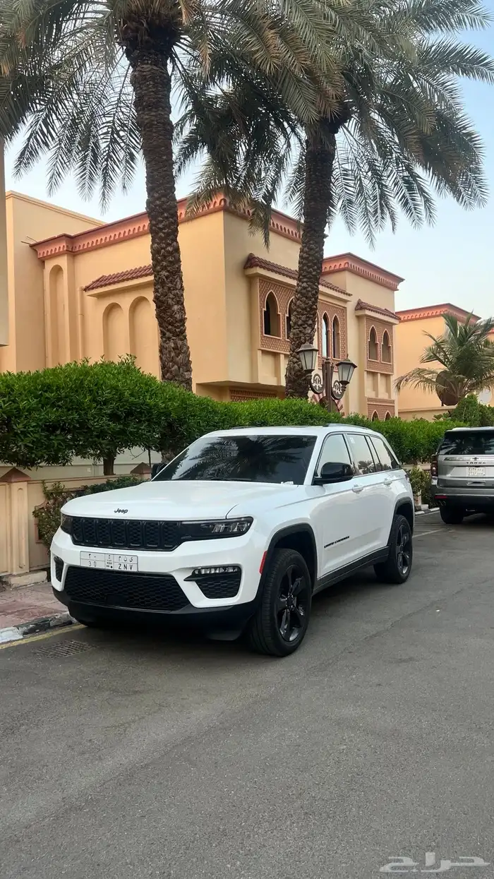 جراند شيروكي 2023 2