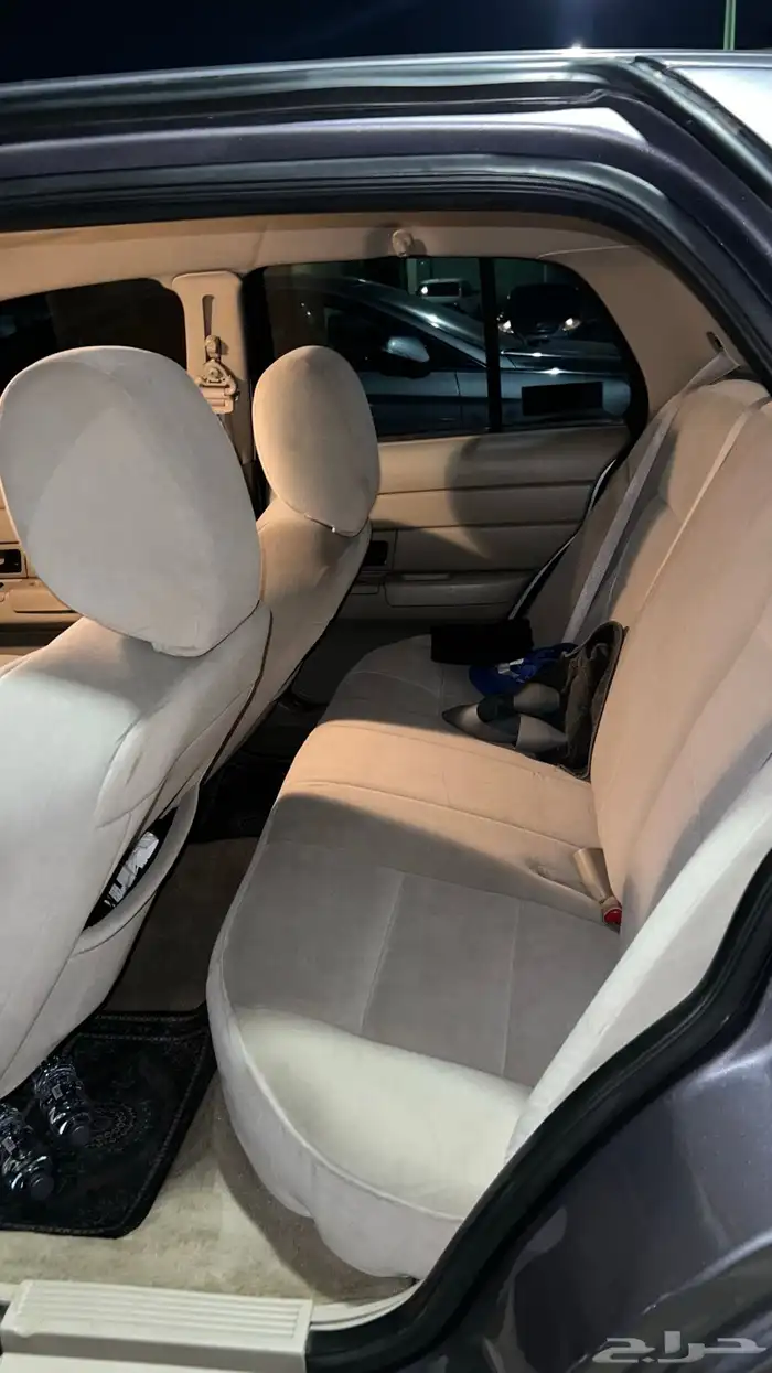 فورد كراون فيكتوريا بوليسي 3