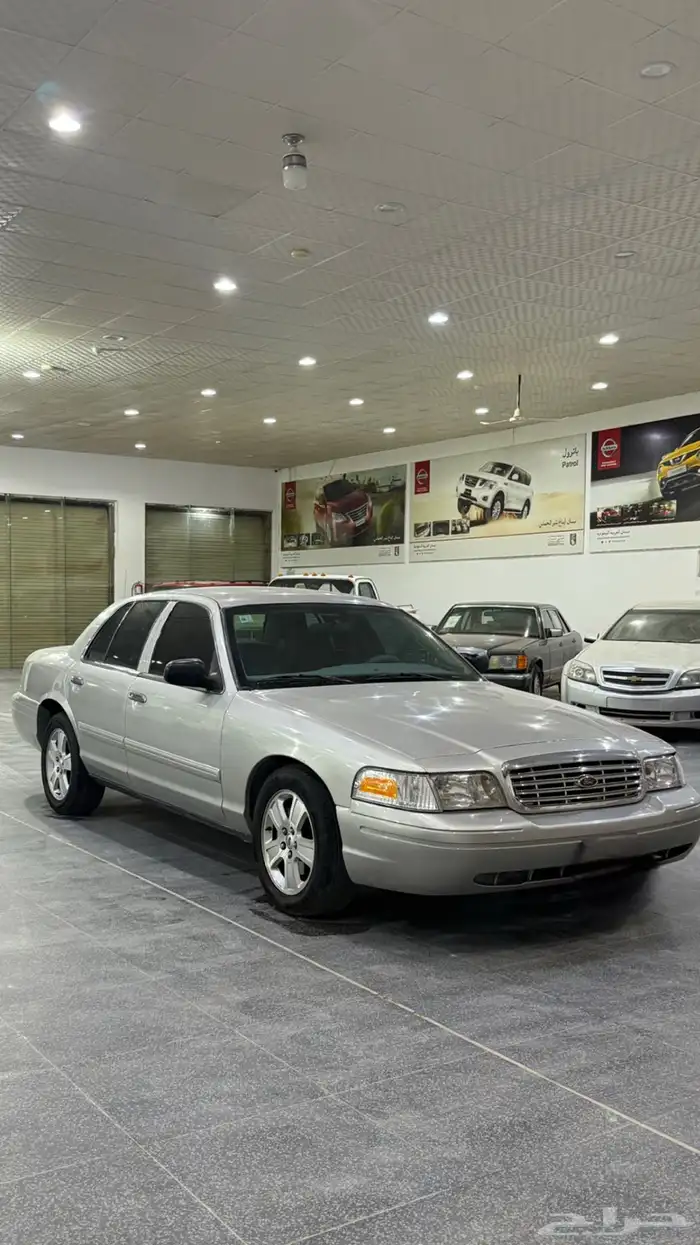 للبيع فورد فكتوريا 2009 2