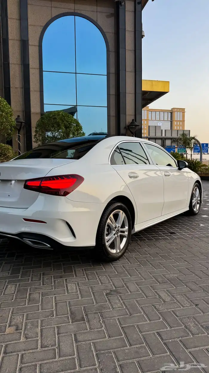 مرسيدس a180 زيرو 2023 5