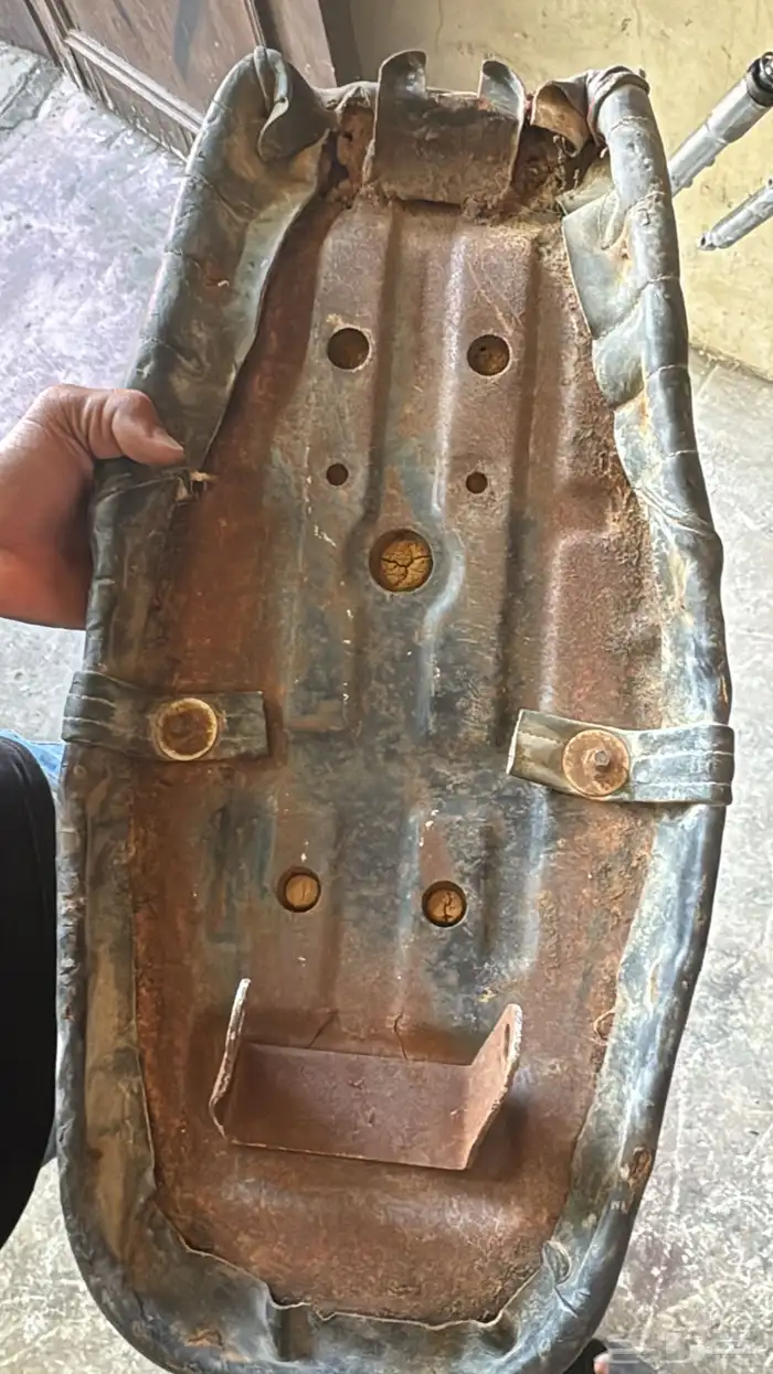 قطع دبابات . 1