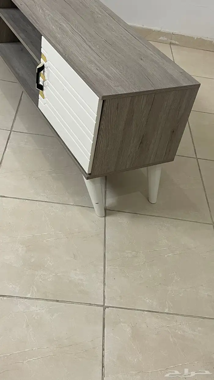 طاولة تلفزيون 2