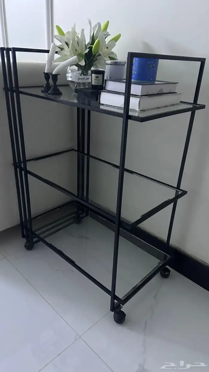 طاولات للبيع 1