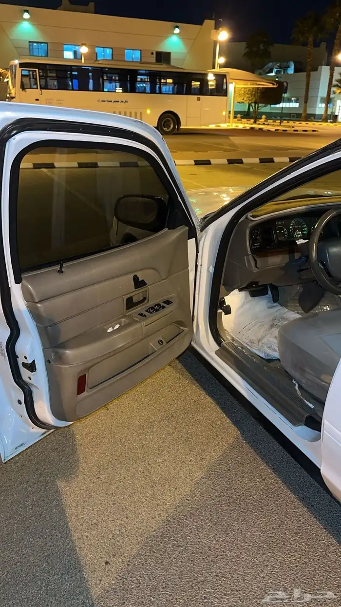 فورد فكتوريا مديل 2005 مرشوش كامل لايجي الا الصامل 12