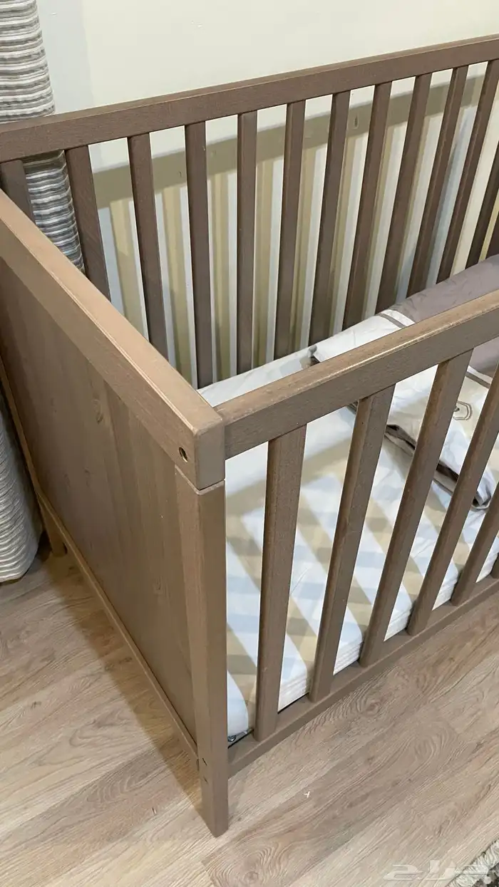 سرير اطفال من ايكيا 2