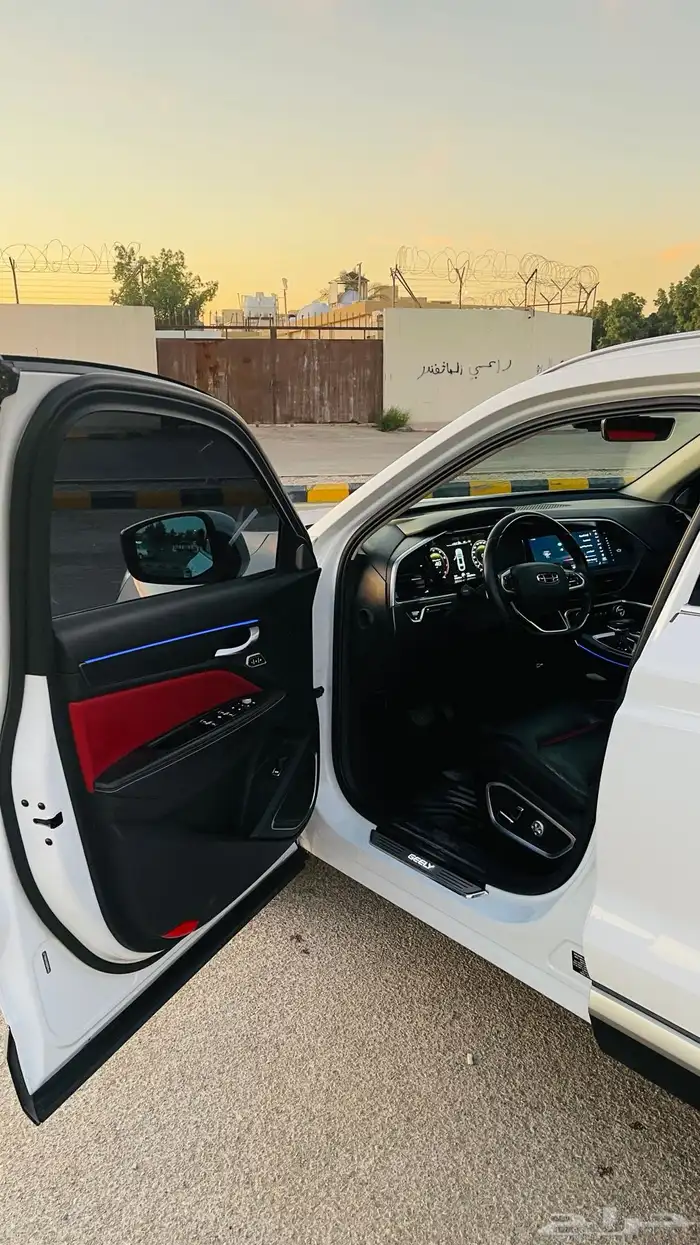 جيلي توجيلا 2022 اعلى فئة 4WD وكالة بالكامل وتحت الضمان 14