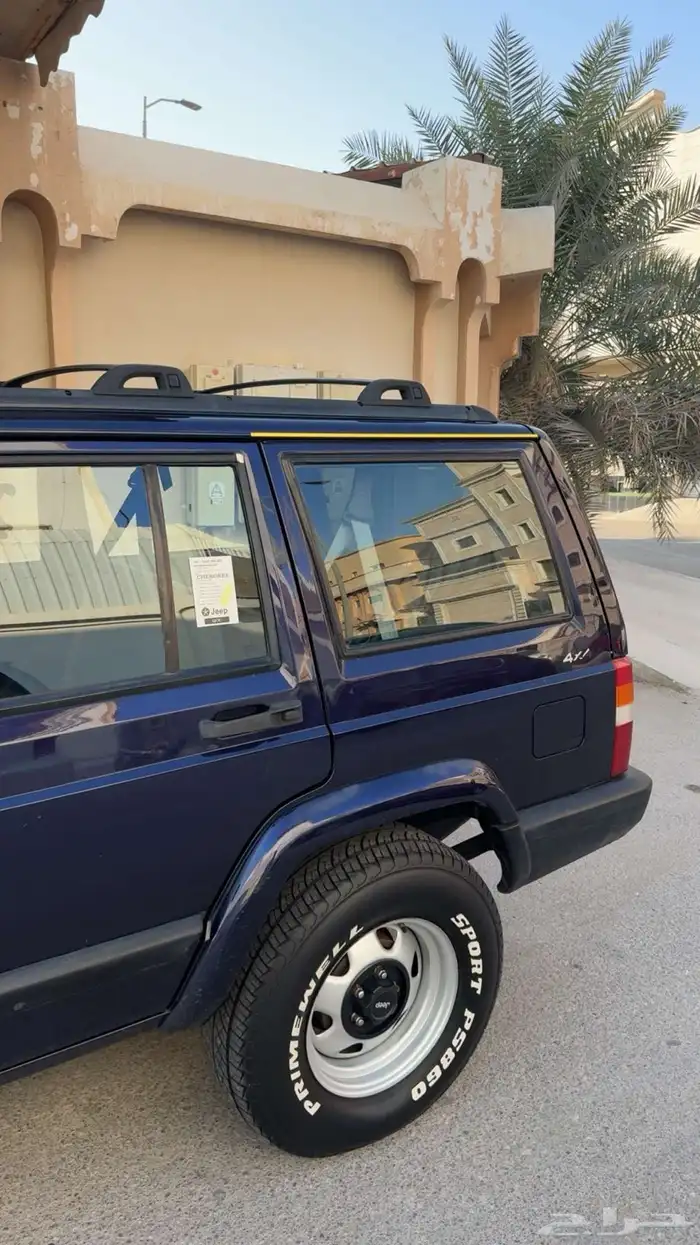 للبيع جيب شروكي 4