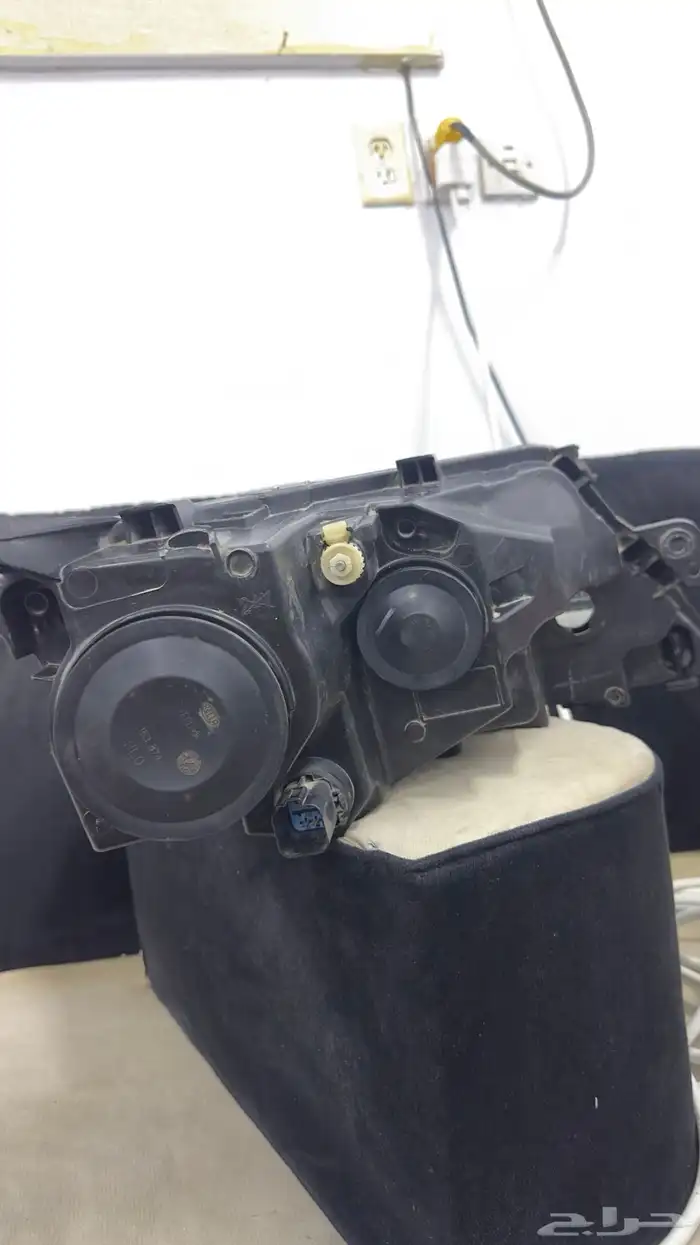 شمعة نور امامي فورد فيوجن اصليه وكالة 10-12 بسعر طيب 2