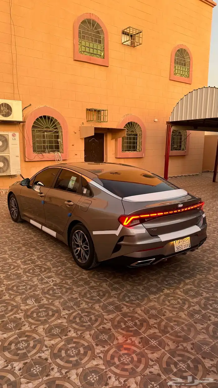 كيا كي فايف K5 . 11