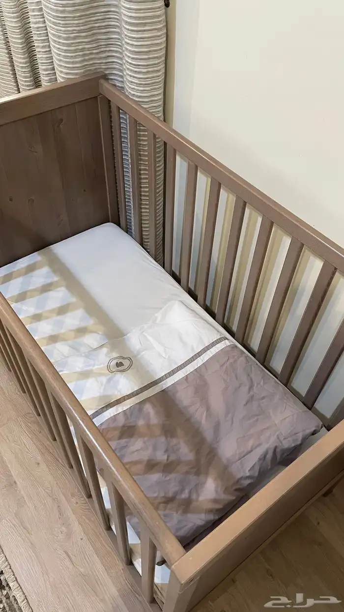 سرير اطفال من ايكيا 0