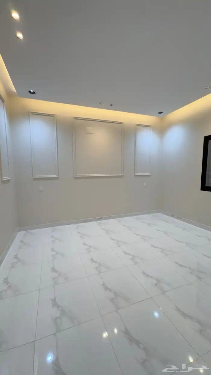 للبيع دور ارضى 6 غرف مع حوش وبايكه من 550 الف بالخميس 7