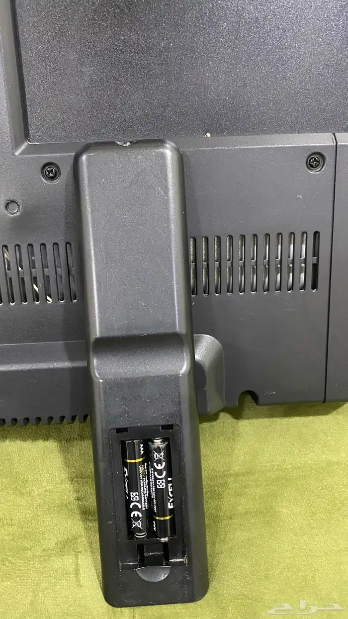 شاشه يورستار 40 بوصه 4