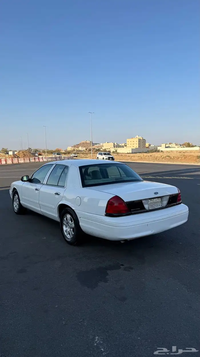 فورد بوليسي2003 1