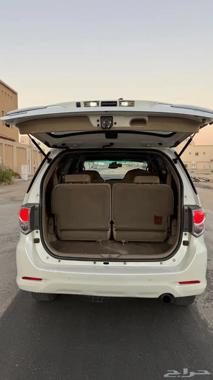 فورتشنر 2014 نضيف جدا 17