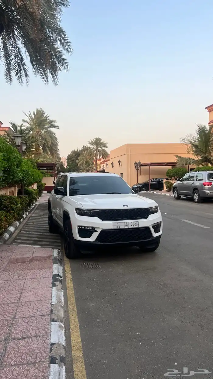 جراند شيروكي 2023 1