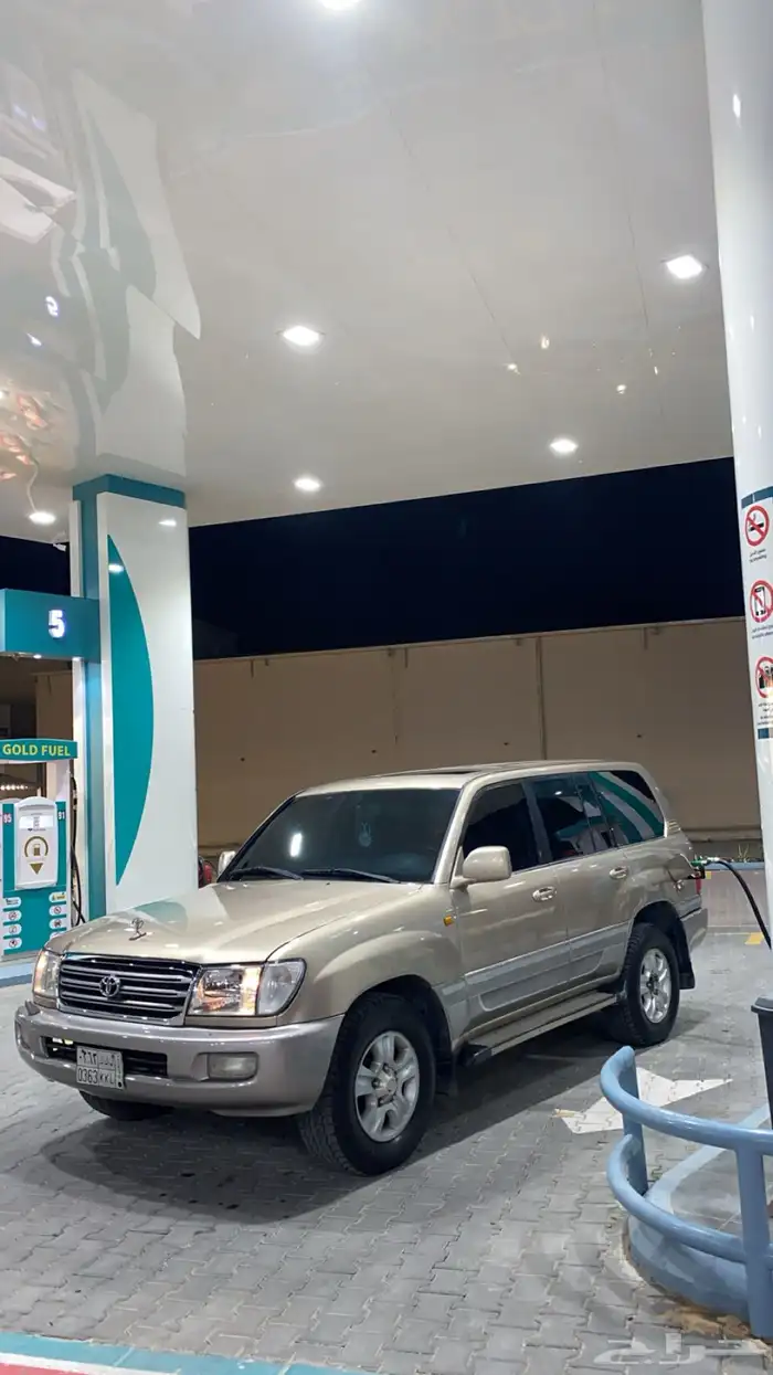 لاند كروزر جي اكس ار 8