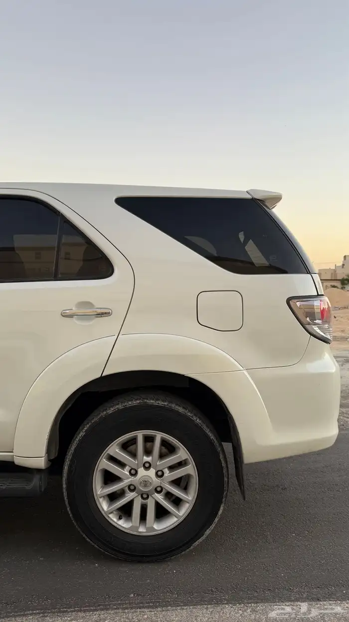 فورتشنر 2014 نضيف جدا 9