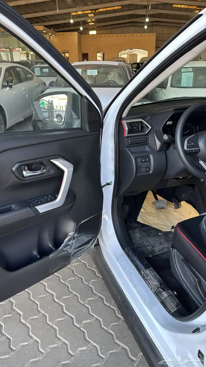 تويوتا رايز XLE ستاندر بنزين 2026 6