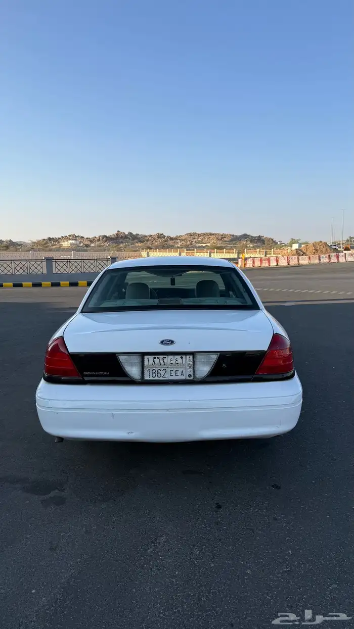 فورد بوليسي2003 2