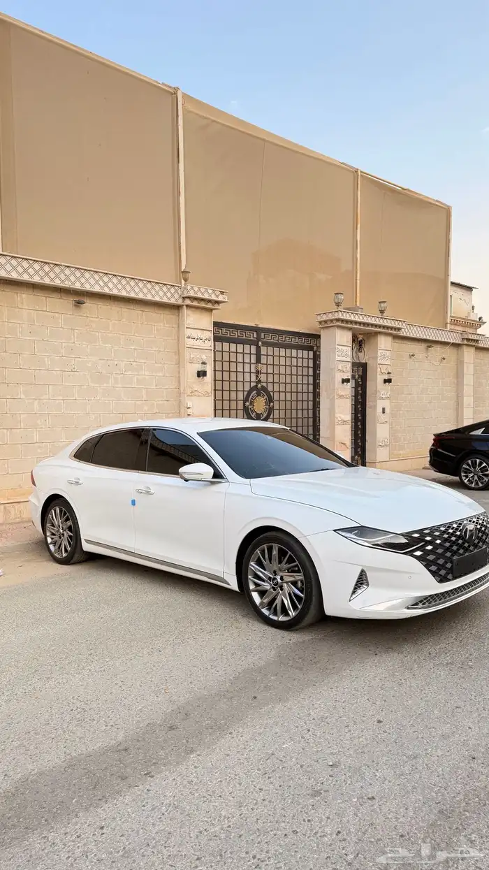 هونداي ازيرا 2020 ( بنزين ) فل كامل بحالة الوكالة 2