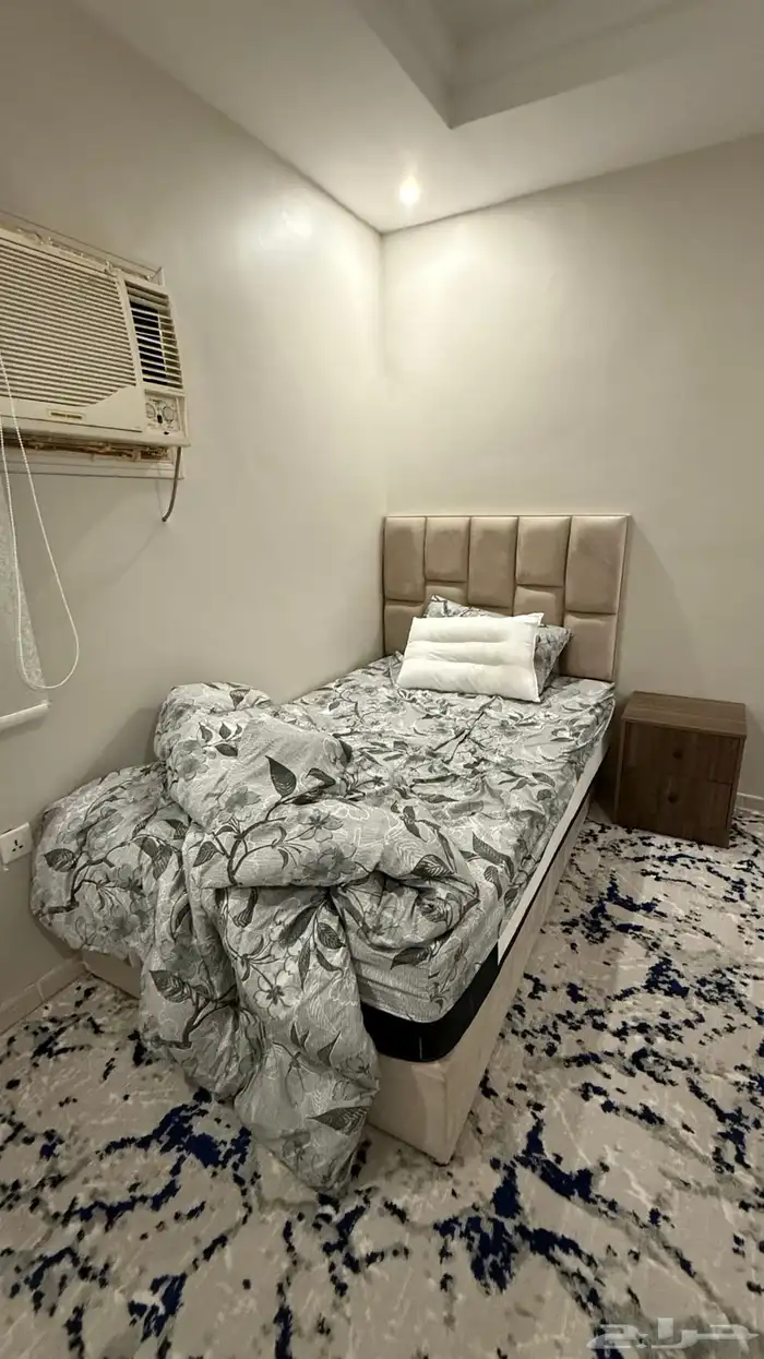 اثاث منزلي للبيع طقم كنب - سرير نوم - دولاب ملابس - طاولات 1